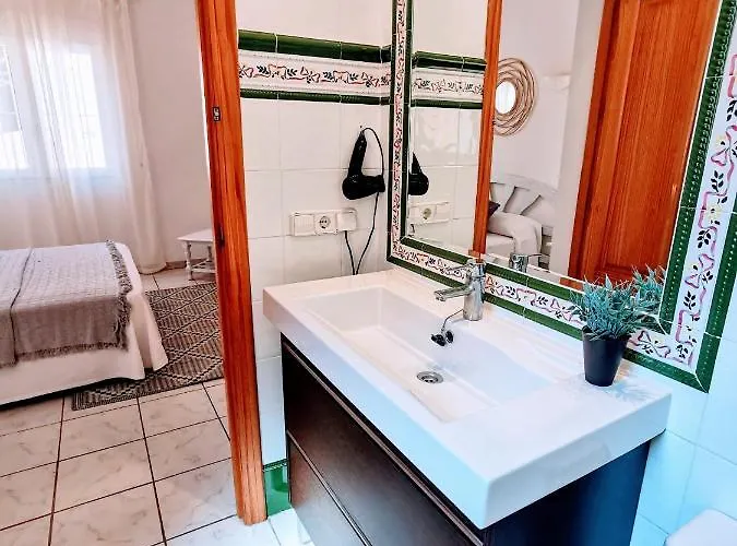 0302 - Pera Villa Balcon del Mar